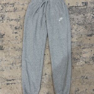 Nike woman gray sweatpants